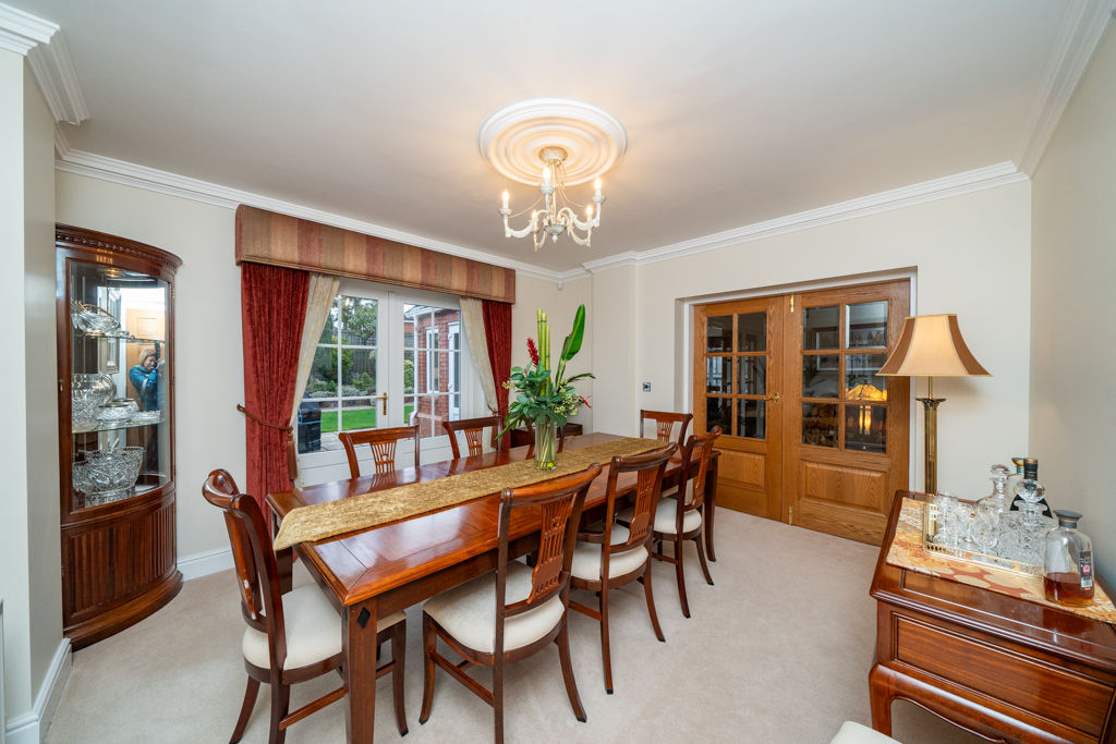 DINING ROOM- click for photo gallery